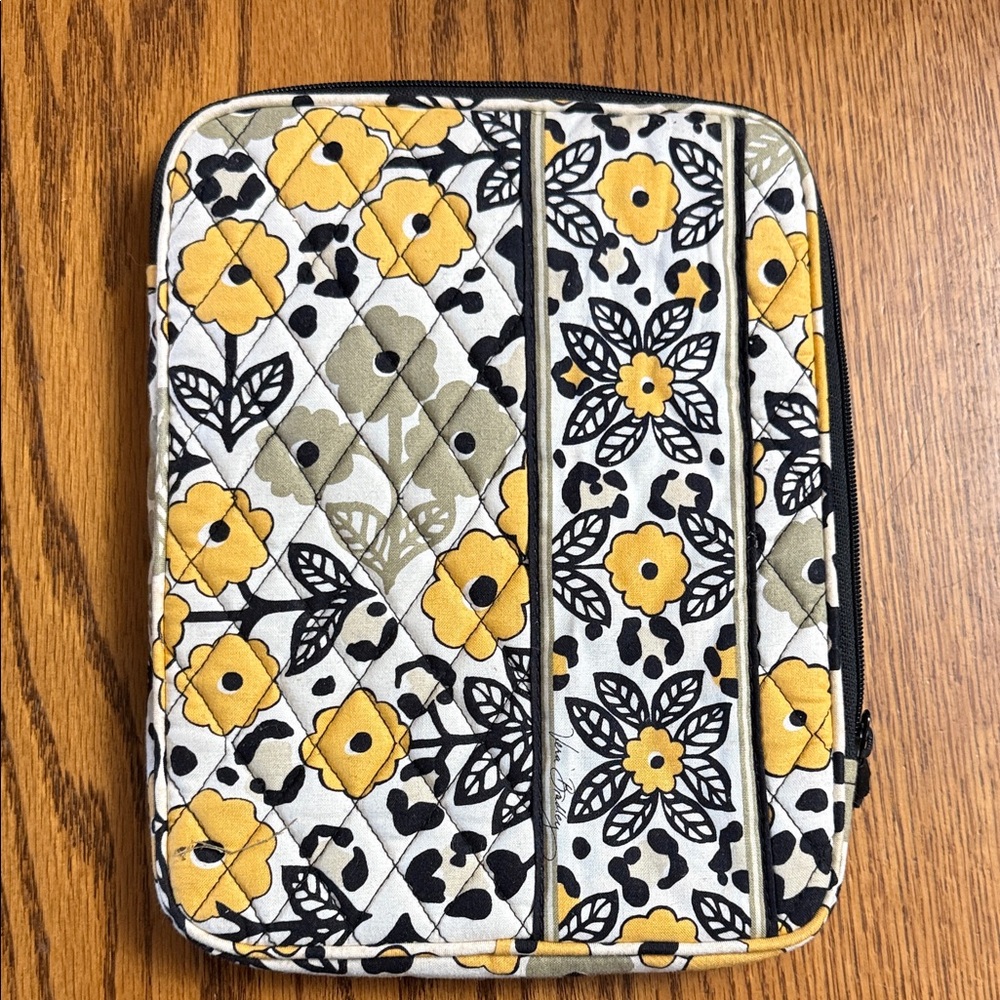 Brand new NWOT Vera Bradley tablet / I pad case